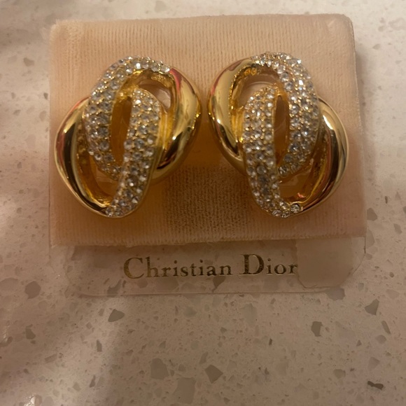 BEAUTIFUL CHRISTIAN DIOR EARRINGS - STILL ON ORIGINAL DEPARTMENT STORE CARD - Picture 2 of 3